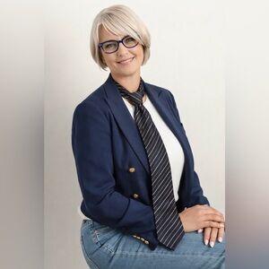 💯 % silk TIE Calvin Klein. This one’s really got great texture. Calvin Klein.